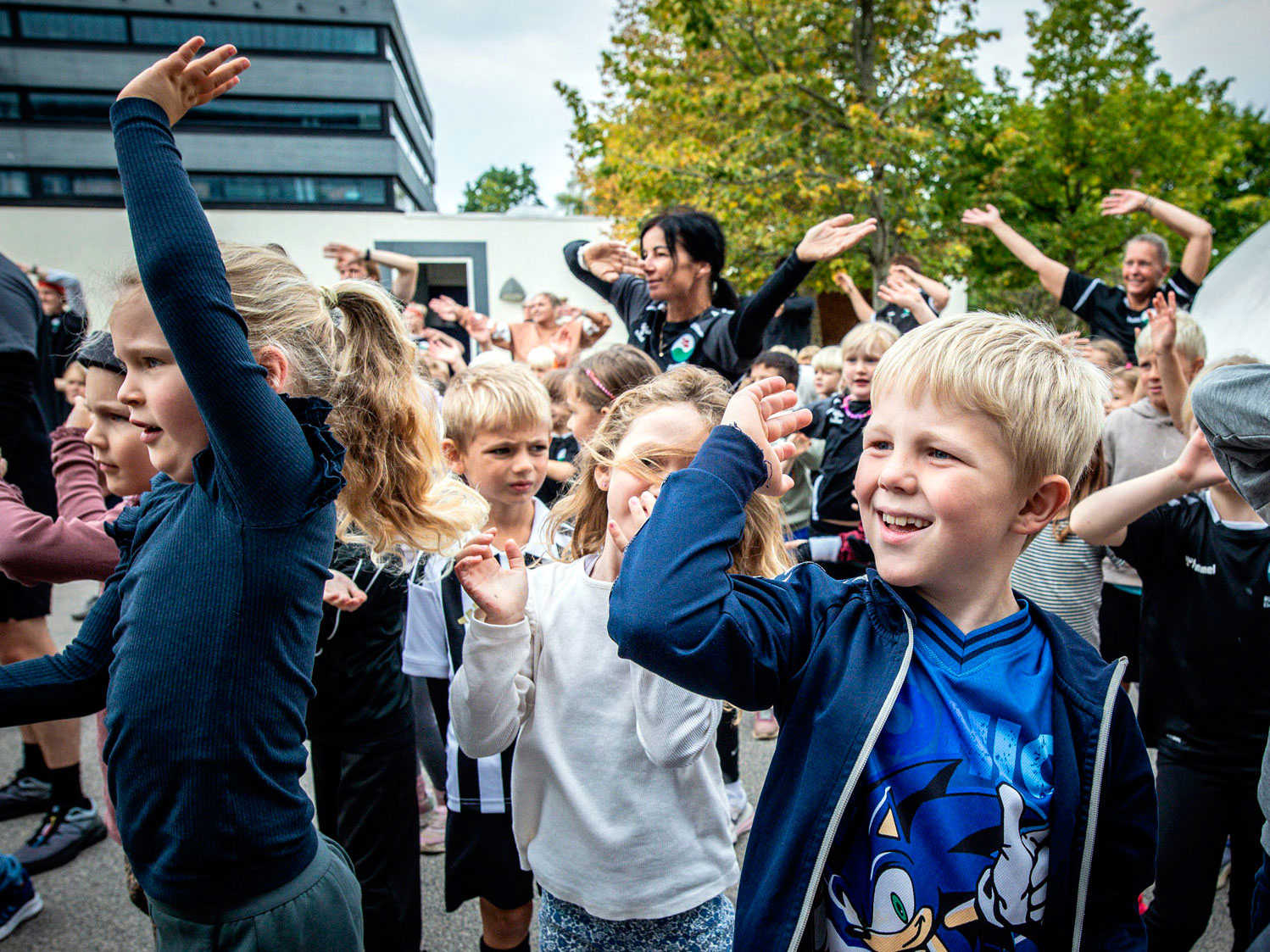 Opvarmning ved skolens idrætsfest i september 2026.