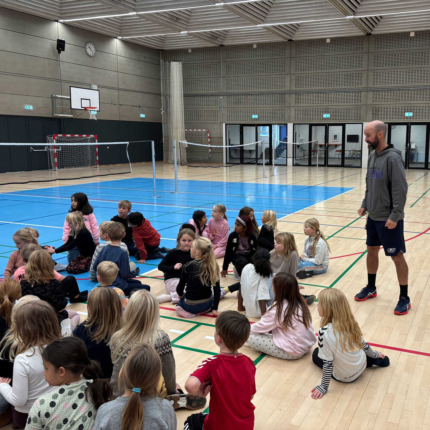 Ugentlig gæsteinstruktør i et volleyball-forløb var Shane Smith, Head Coach for ASV Elite Kvinder.