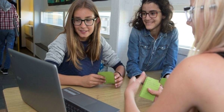 I 4.-6. klasse balancerer undervisningen mellem det trygge og nære for barnet til en mere målrettet faglig og personlig progression for den unge.